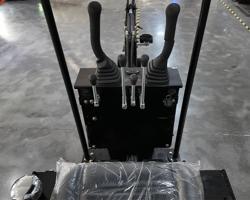 Mała koparka o masie 1,2 tony